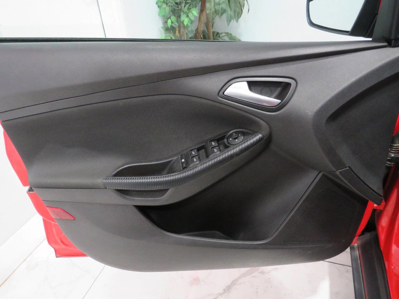 Used 2014 Ford Focus SE w/ Equipment Group 201A image 21