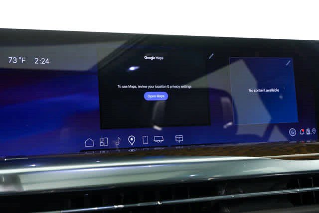 Certified 2026 Cadillac Escalade ESV Platinum Sport AWD/4WD image 15