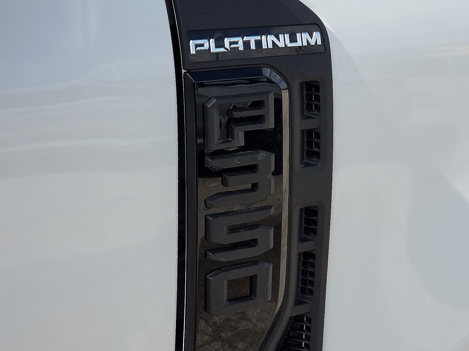 Used 2026 Ford F350 Platinum AWD/4WD image 8