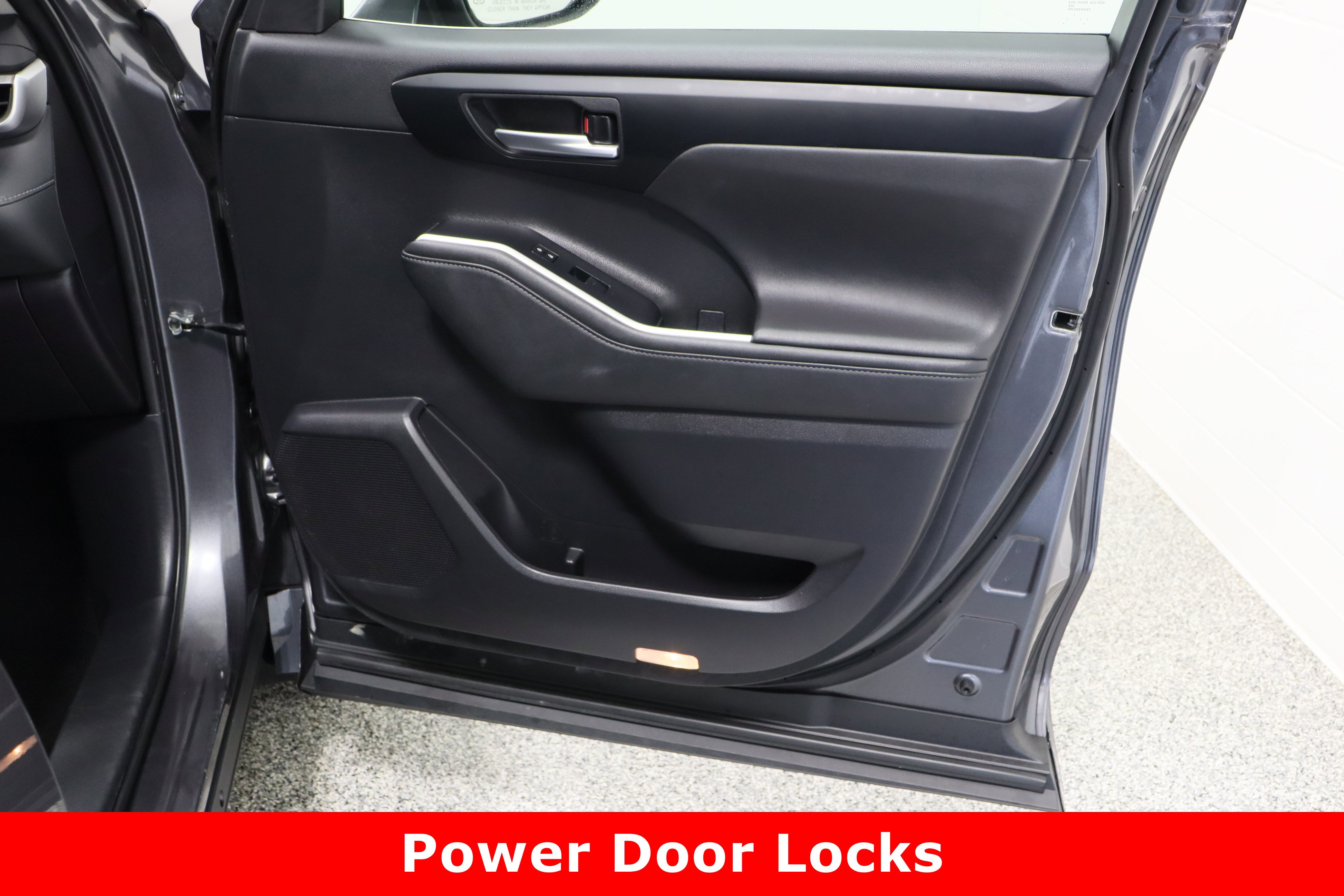 Certified 2025 Toyota Highlander XLE image 39