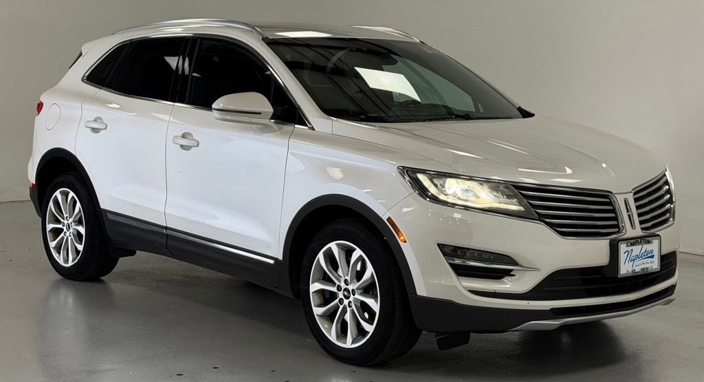 Used 2016 Lincoln MKC Select w/ Select Plus Package AWD/4WD image 6
