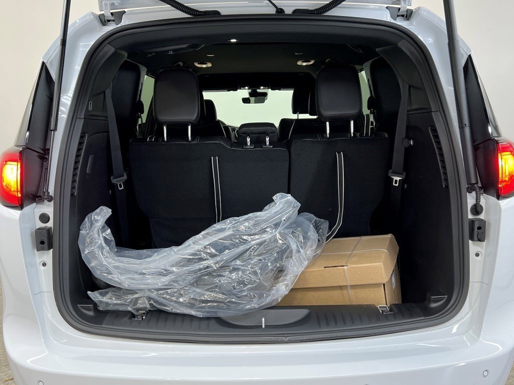 New 2026 Chrysler Voyager LX image 5