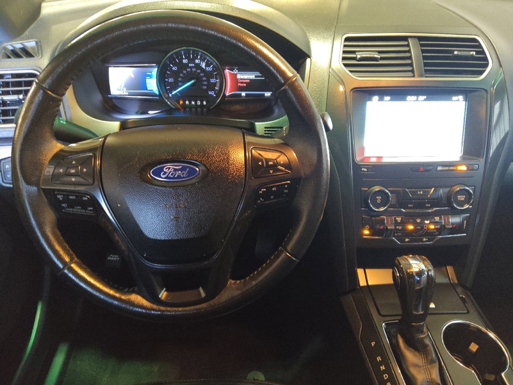 Used 2018 Ford Explorer XLT w/ Equipment Group 202A image 22