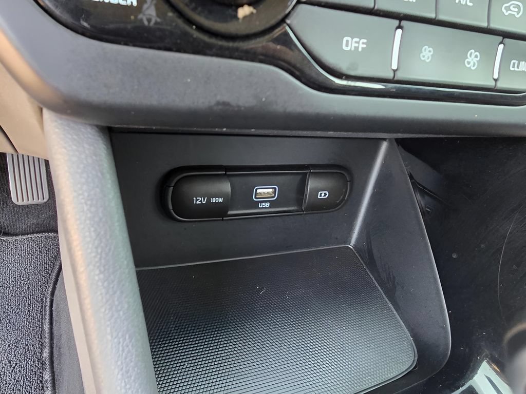 Used 2021 Kia Niro LXS FWD image 18