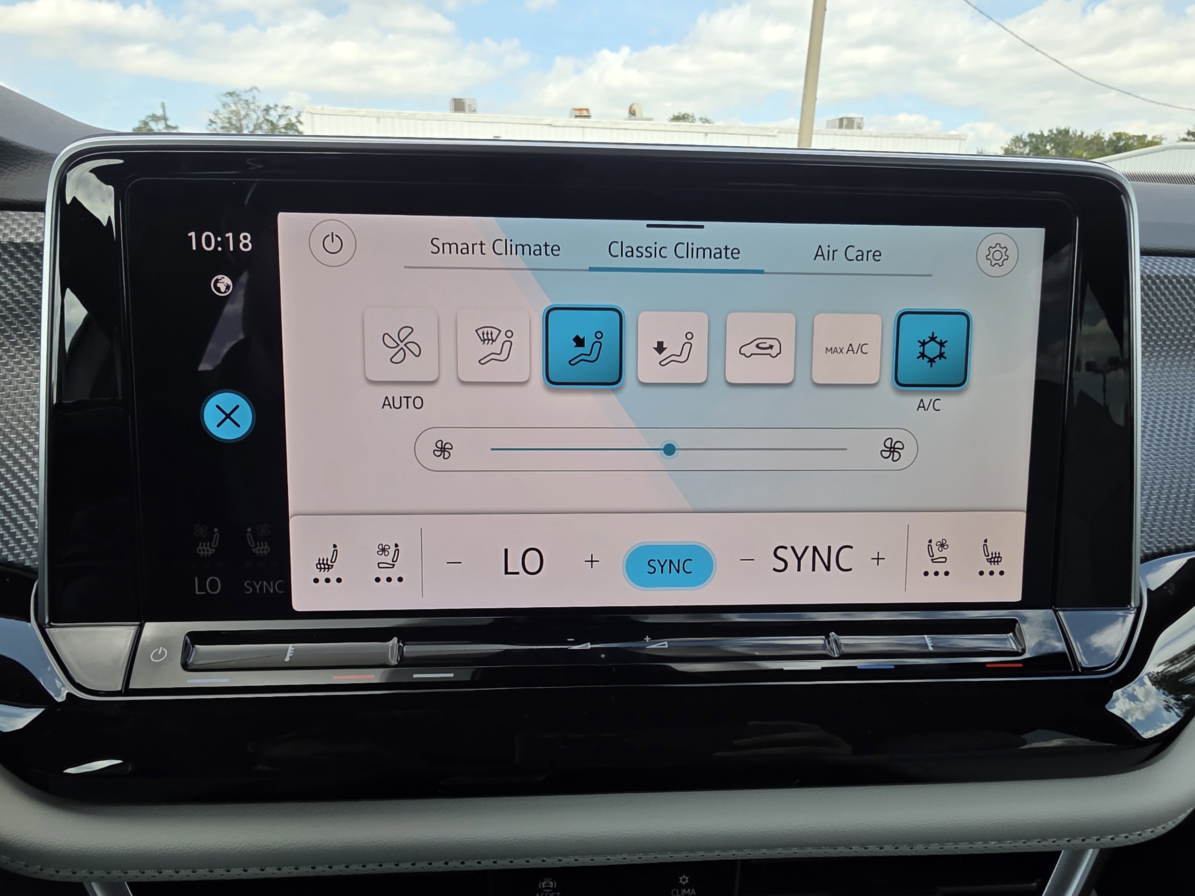 New 2026 Volkswagen Atlas Cross Sport SEL Premium R-Line image 31