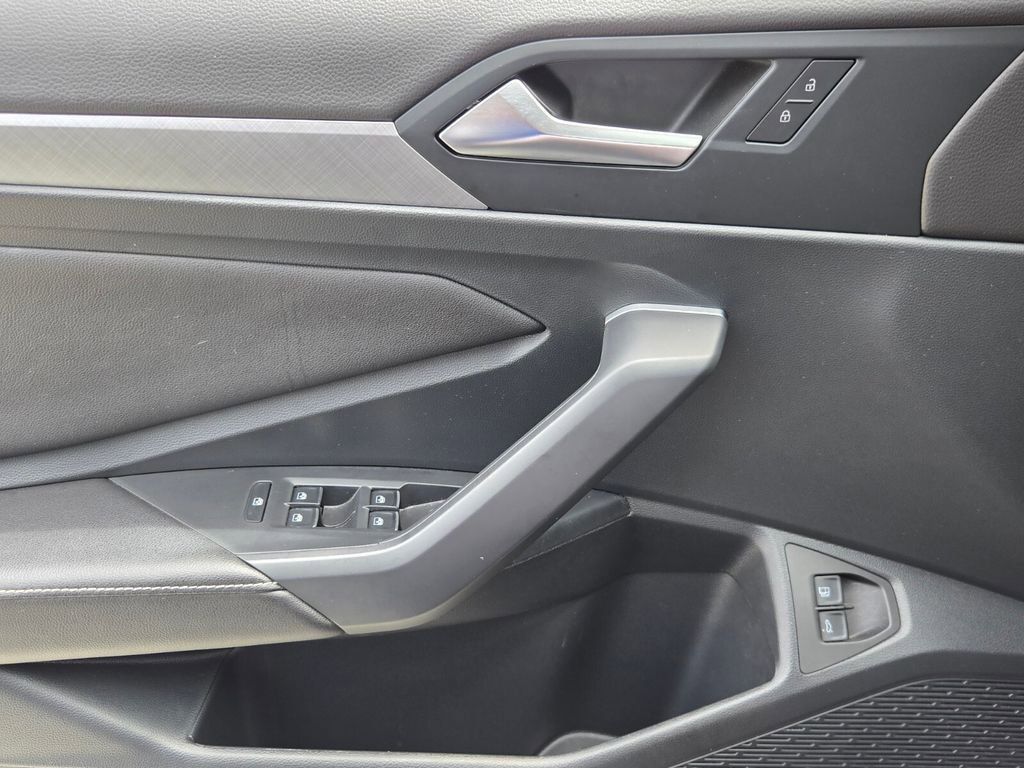 Certified 2022 Volkswagen Jetta SE image 26