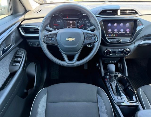 Used 2023 Chevrolet TrailBlazer LT w/ Convenience Package FWD image 12