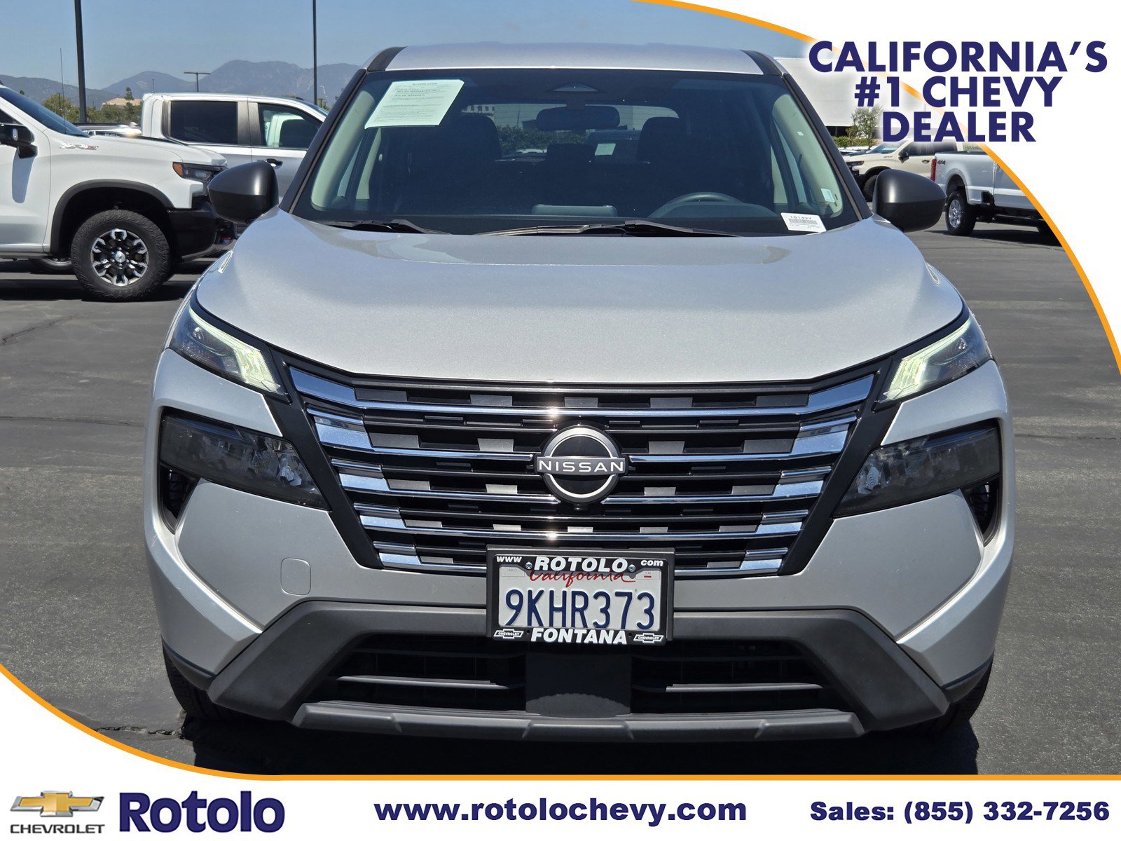 Used 2024 Nissan Rogue S AWD/4WD image 2