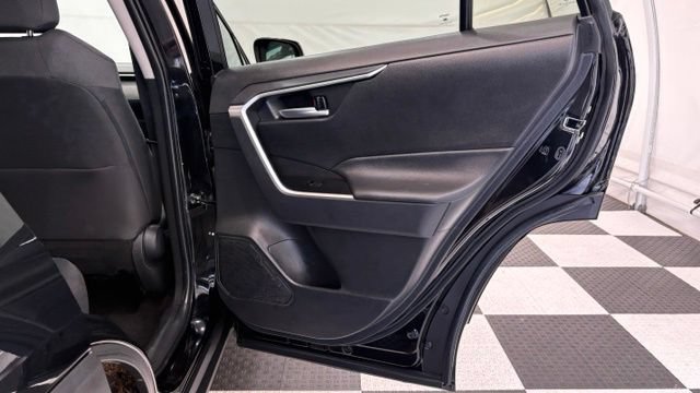 Used 2025 Toyota RAV4 XLE FWD image 25
