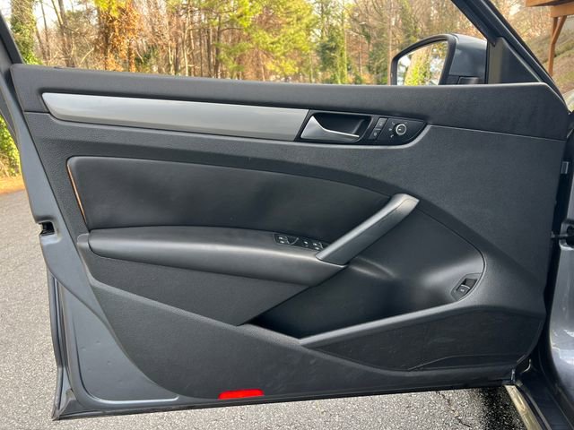 Used 2014 Volkswagen Passat Wolfsburg Edition image 10