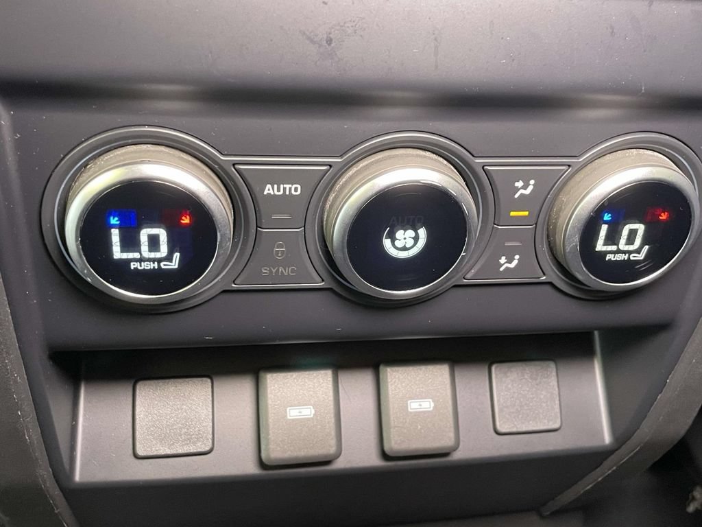 Used 2023 Land Rover Defender 110 X-Dynamic SE AWD/4WD image 26