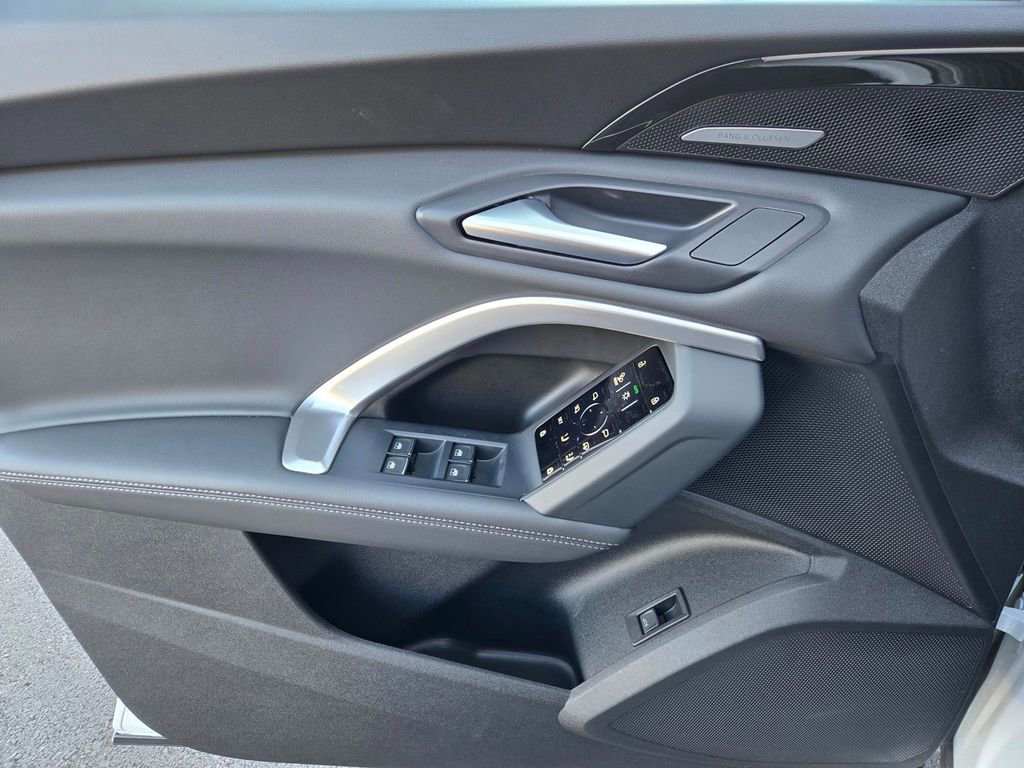 New 2025 Audi Q5 Premium Plus image 17