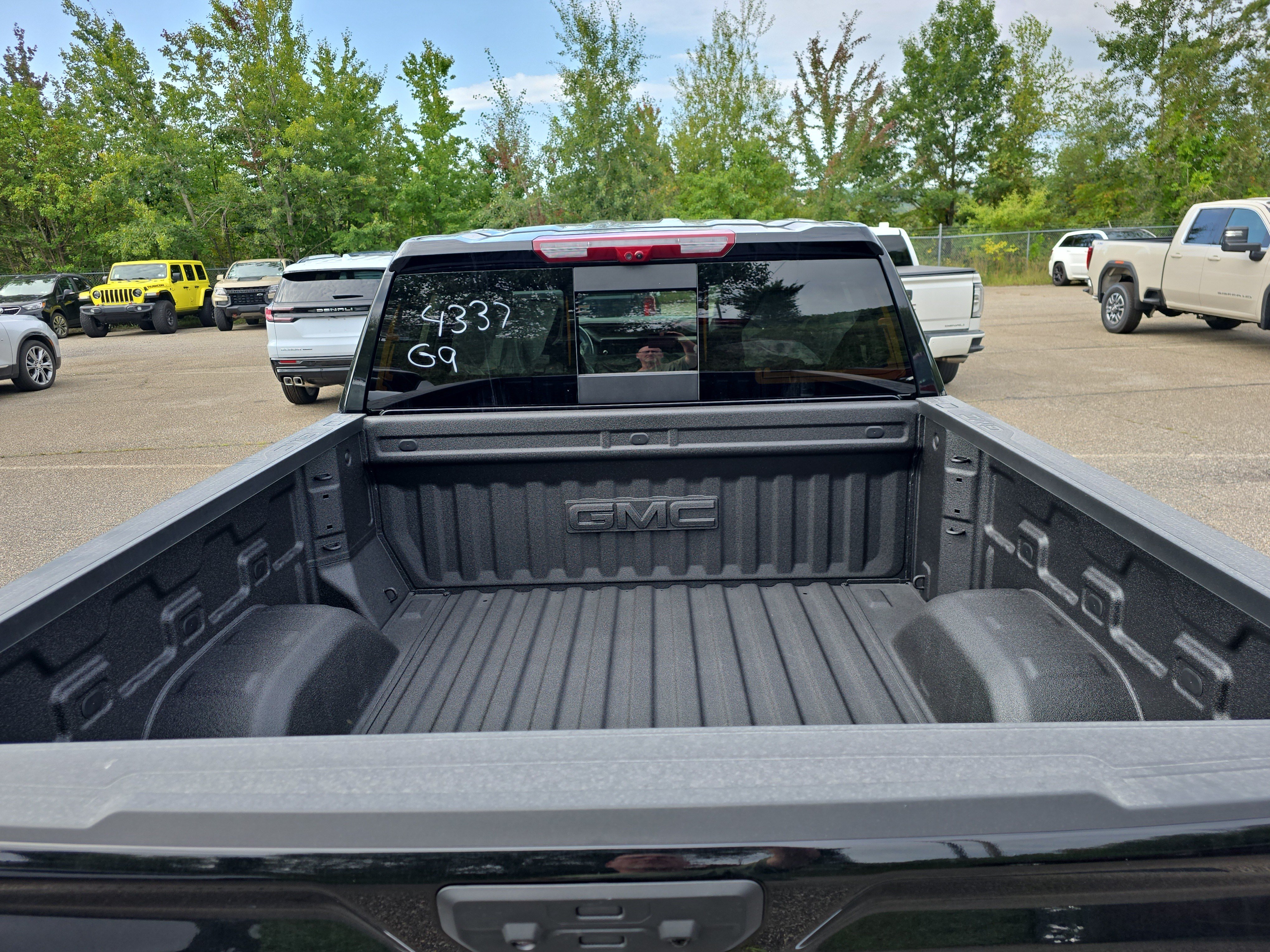 New 2026 GMC Sierra 1500 Denali w/ Technology Package AWD/4WD image 5