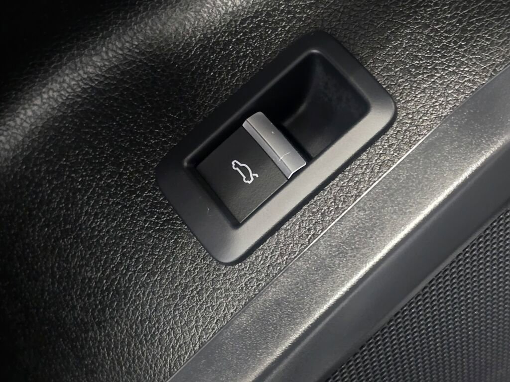 Used 2023 Audi Q5 2.0T Premium w/ Convenience Package image 38