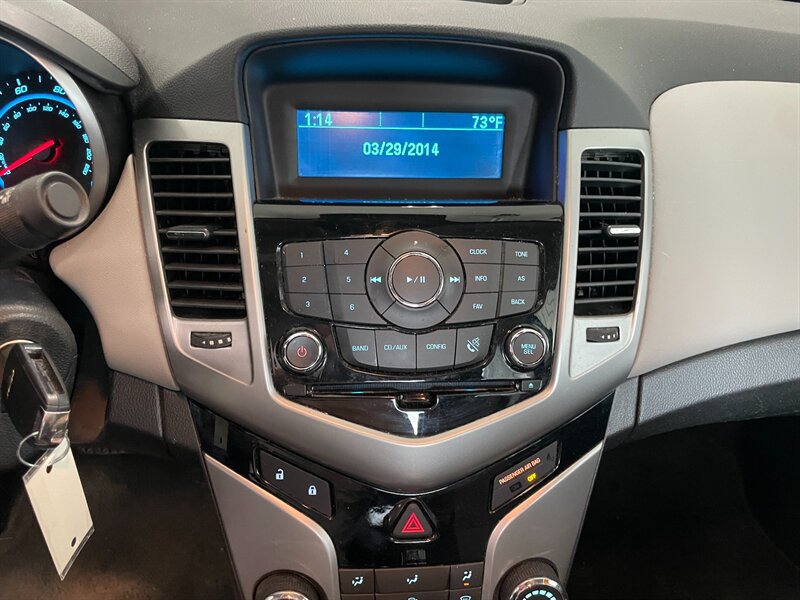 Used 2014 Chevrolet Cruze LS FWD image 13
