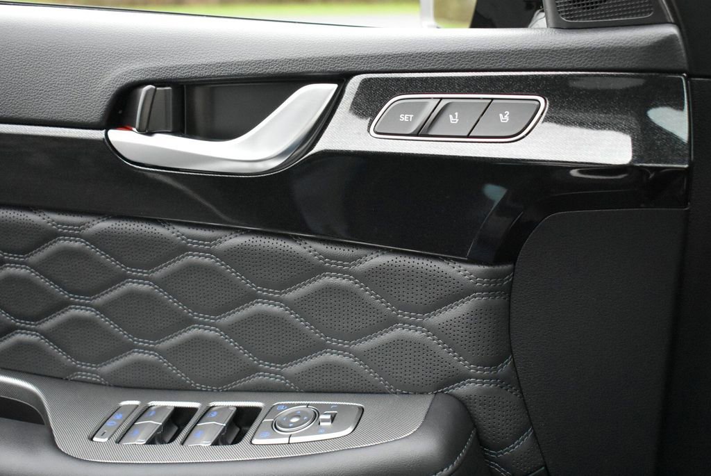 Used 2022 Hyundai Palisade Calligraphy image 25