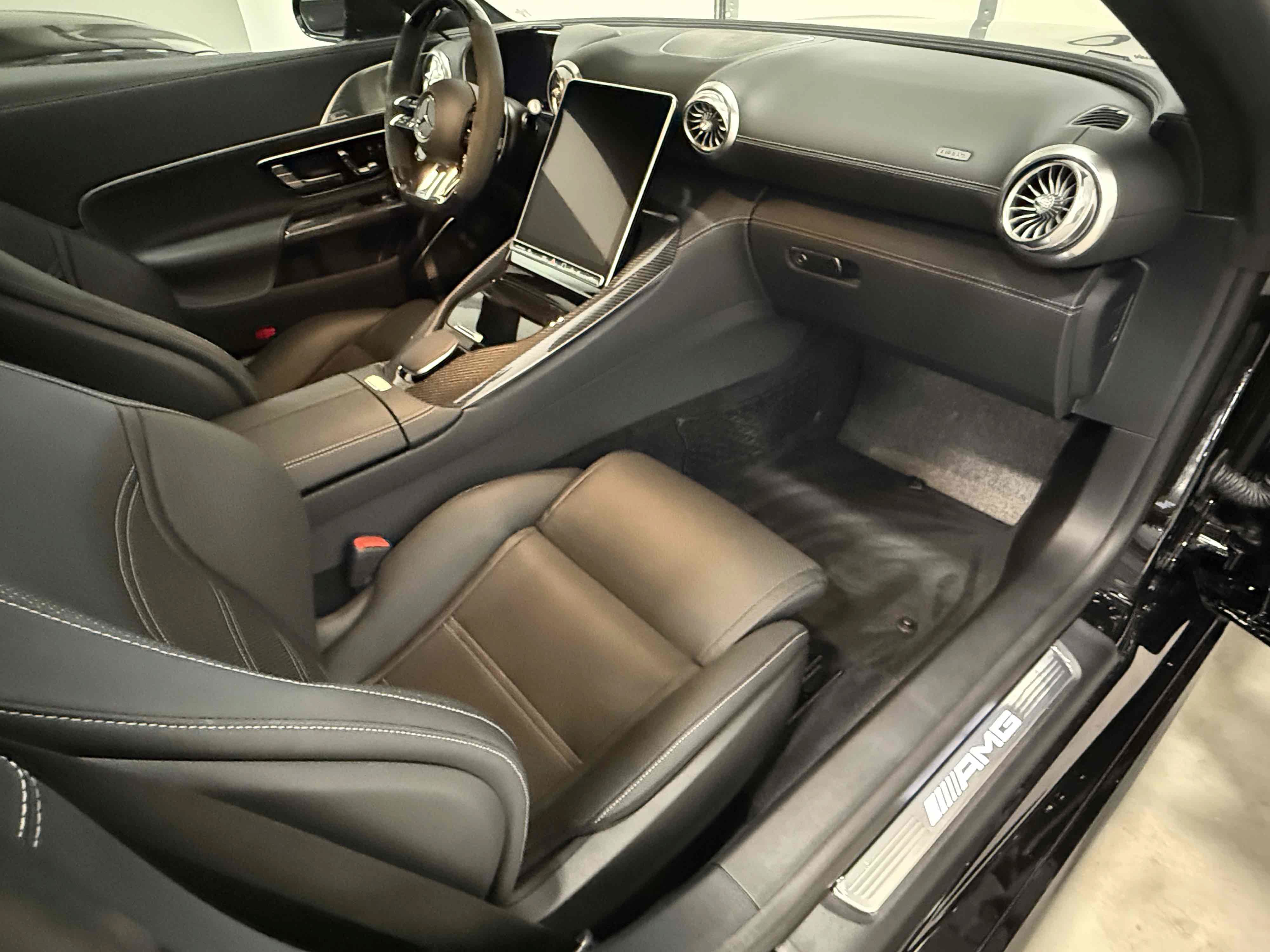 Used 2025 Mercedes-Benz AMG GT 63 image 35