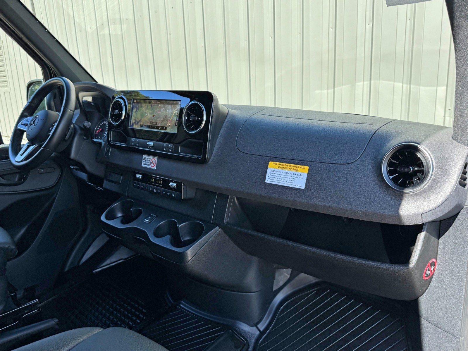 Used 2024 Mercedes-Benz Sprinter 2500 image 14