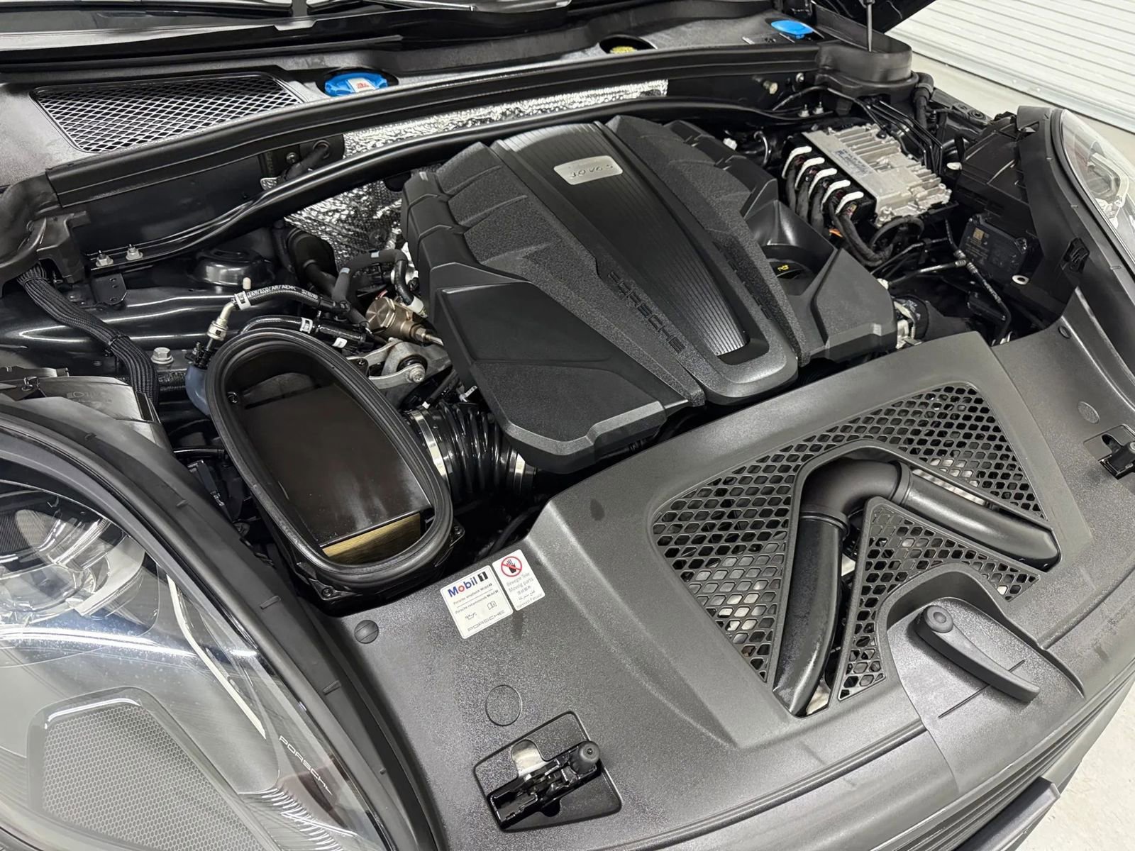 Used 2019 Porsche Macan S w/ Premium Package Plus image 47