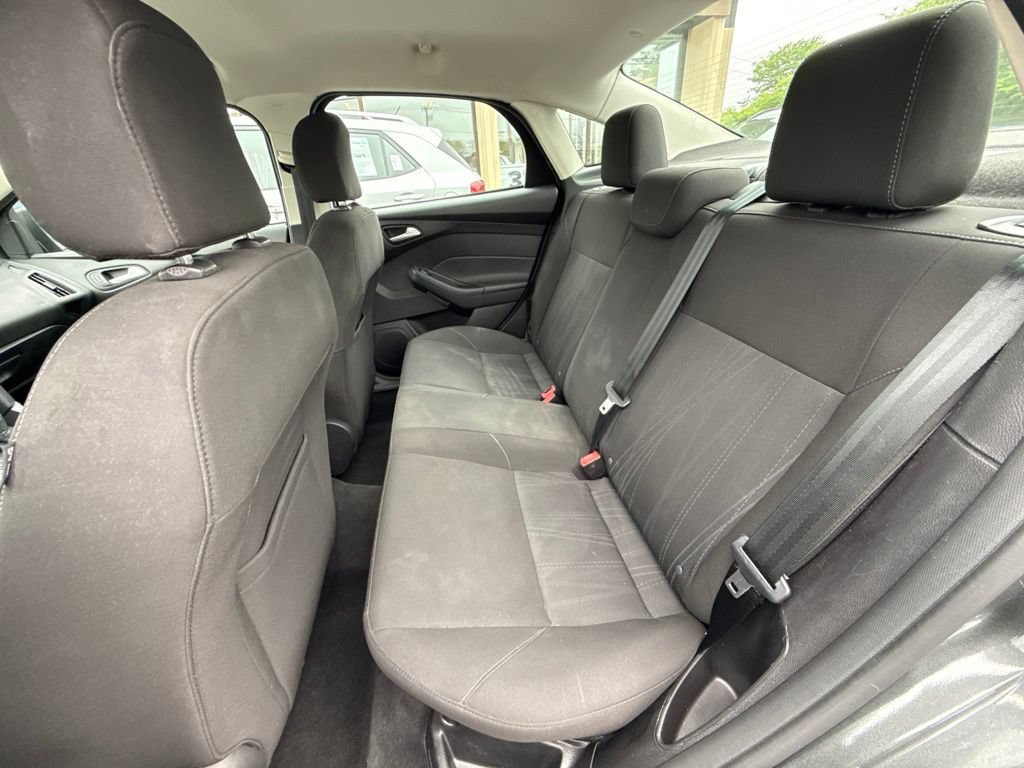 Used 2015 Ford Focus SE FWD image 26