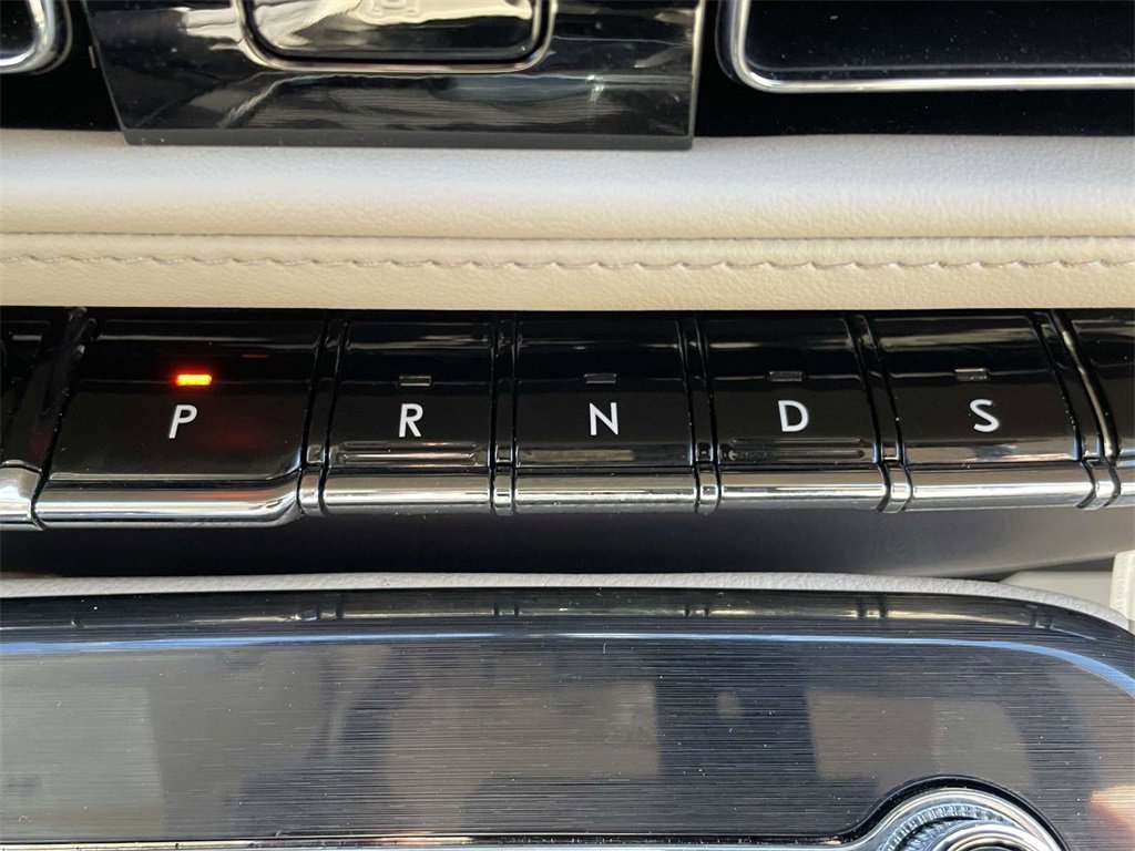 Certified 2023 Lincoln Nautilus Reserve w/ Equipment Group 201A image 17