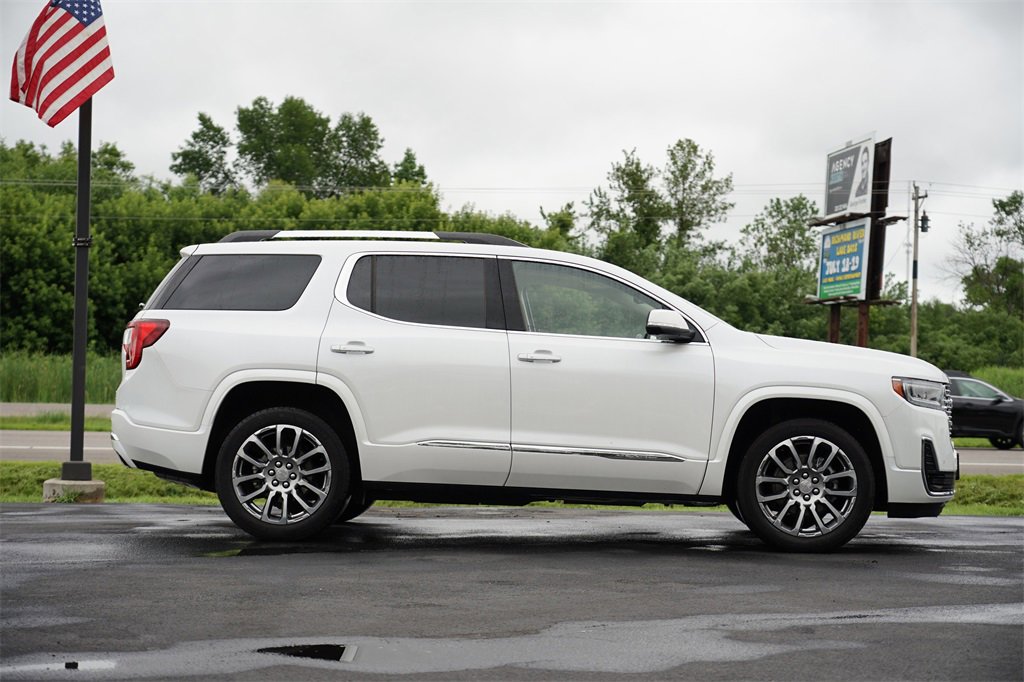 Used 2023 GMC Acadia Denali w/ Denali Ultimate Package image 2