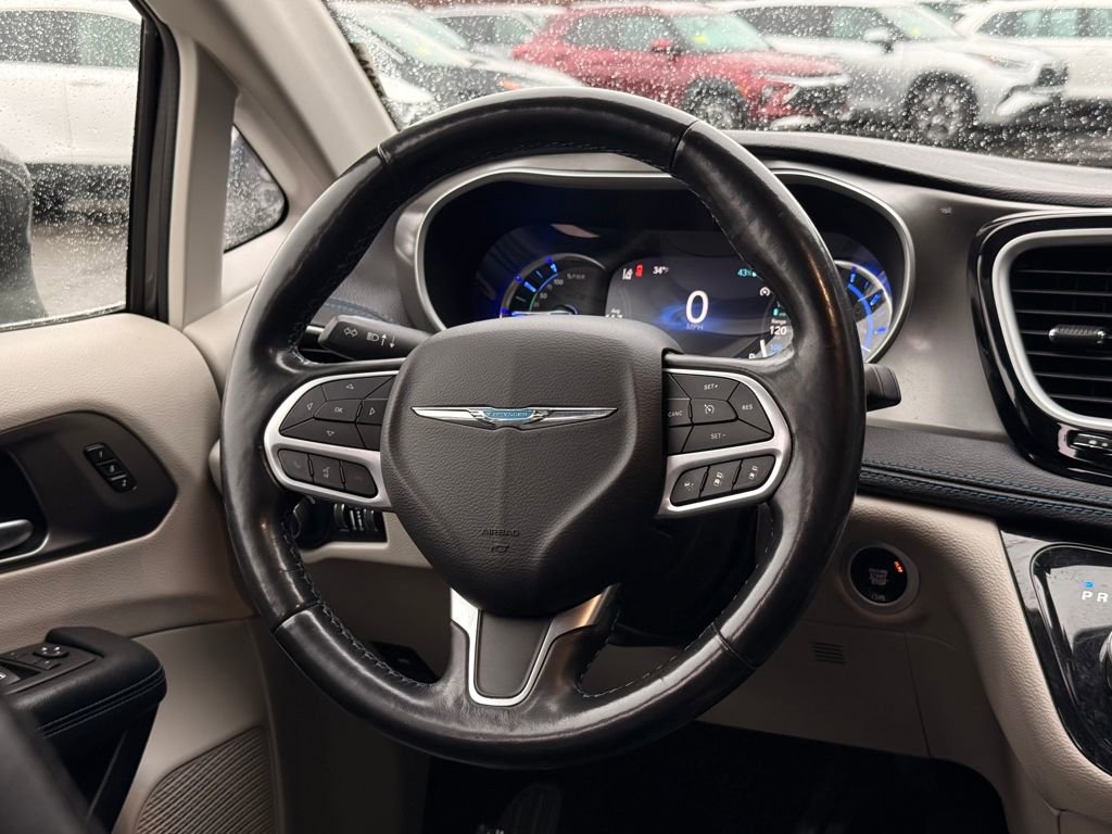 Used 2021 Chrysler Pacifica Touring-L image 19
