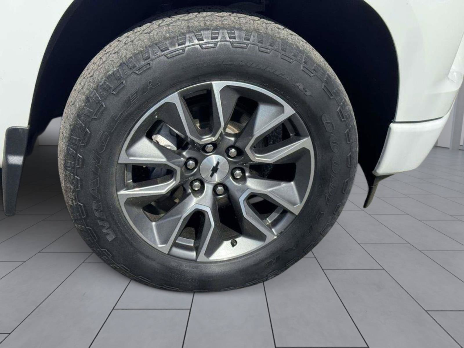 Used 2023 Chevrolet Silverado 1500 RST AWD/4WD image 7