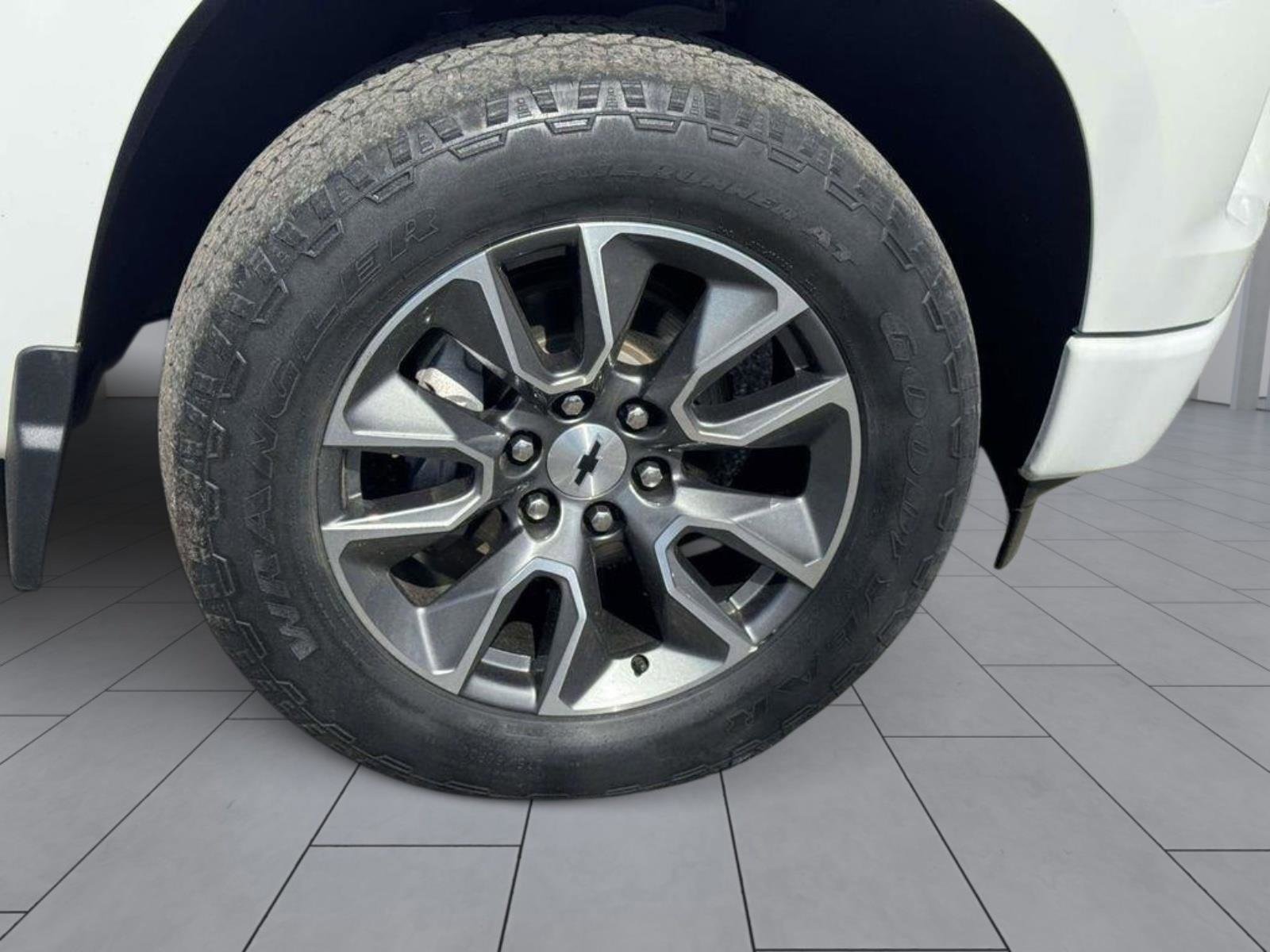 Used 2023 Chevrolet Silverado 1500 RST AWD/4WD image 7
