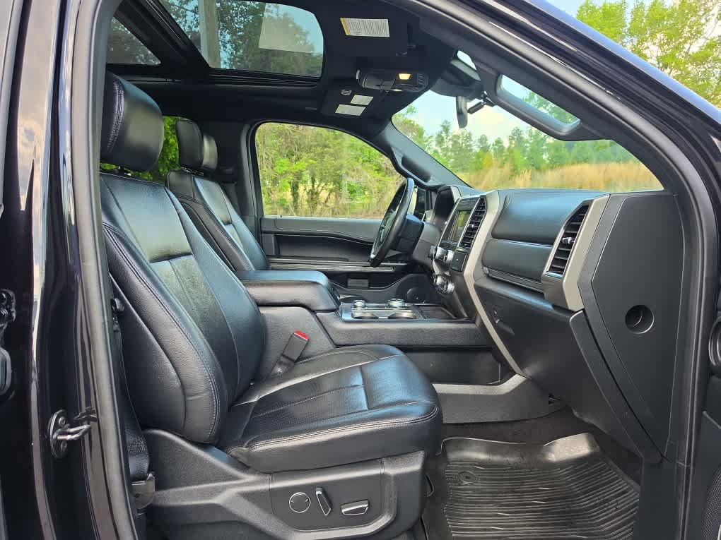Used 2019 Ford Expedition XLT w/ Equipment Group 202A AWD/4WD image 21