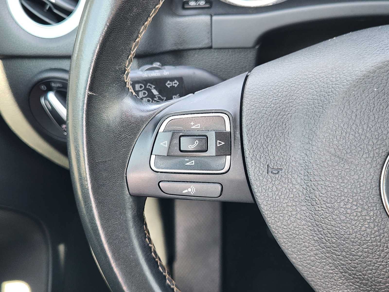 Used 2016 Volkswagen Tiguan S FWD image 25
