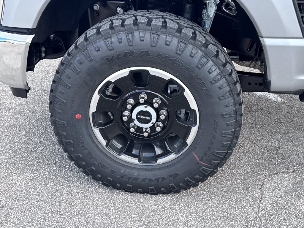 New 2027 Ford F250 Lariat w/ Tremor Off-Road Package AWD/4WD image 10