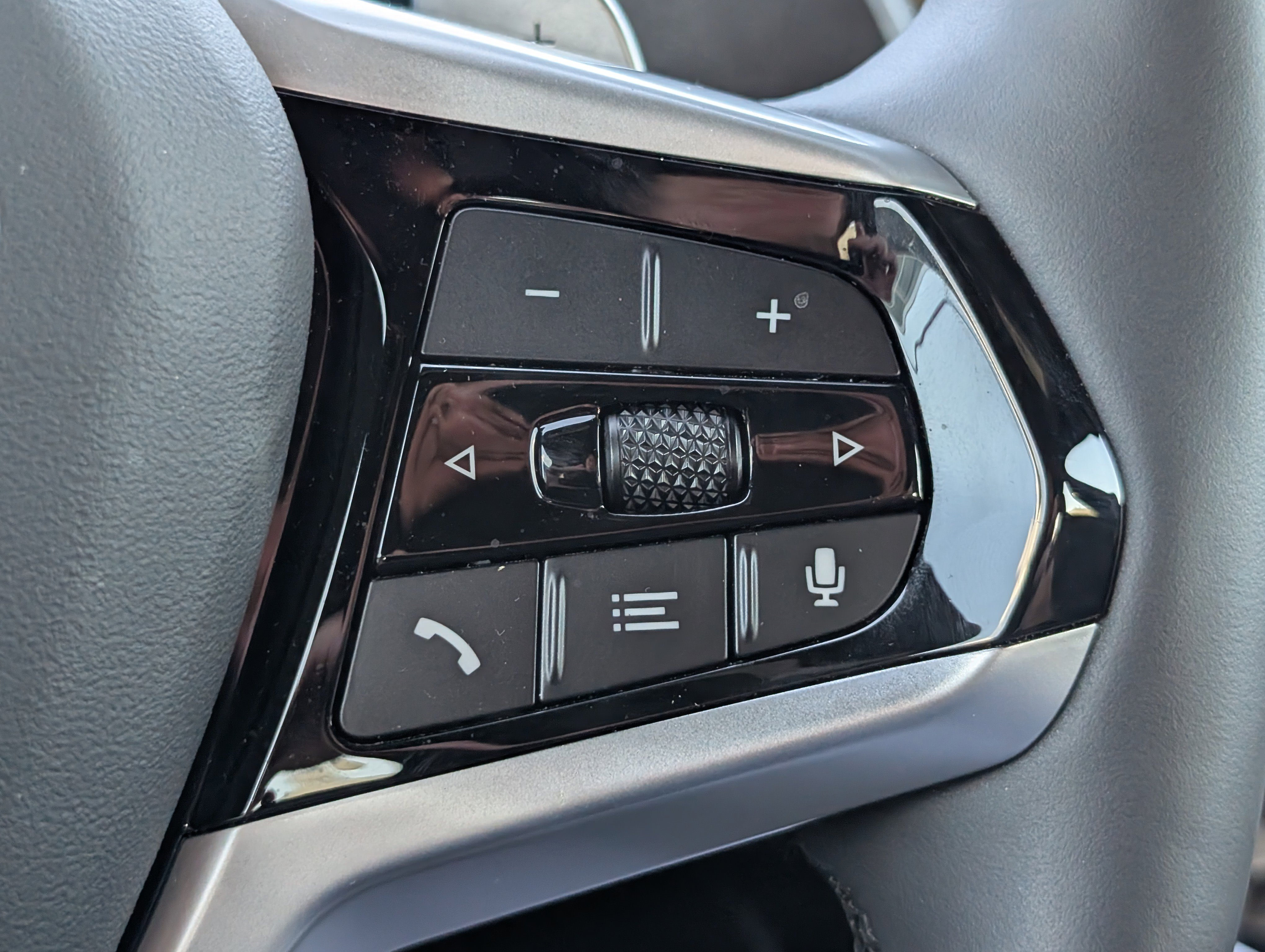 Used 2025 BMW 330i Sedan image 26