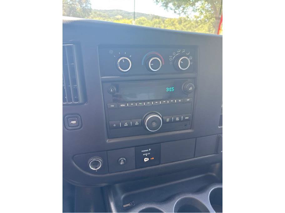 Used 2016 Chevrolet Express 3500 w/ Chrome Appearance Package RWD image 13