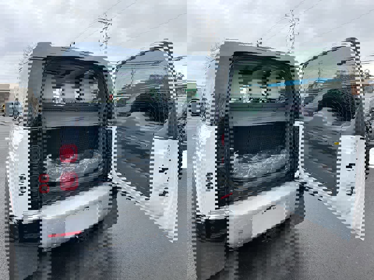 Used 2025 Land Rover Defender 90 S image 36