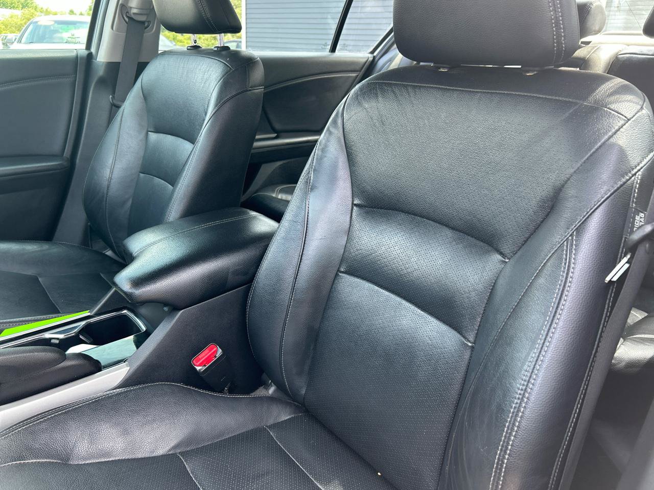 Used 2016 Honda Accord Touring image 21