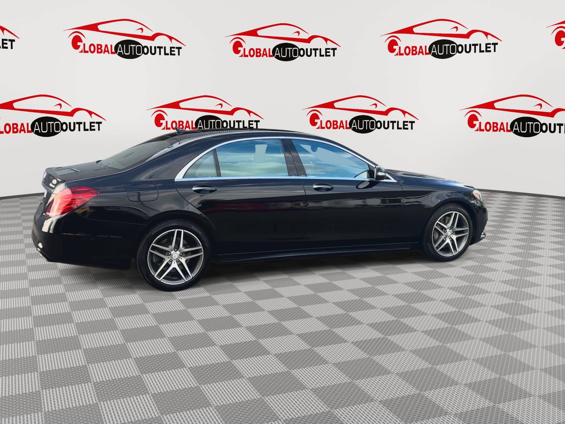 Used 2015 Mercedes-Benz S 550 4MATIC Sedan w/ Sport Package image 8