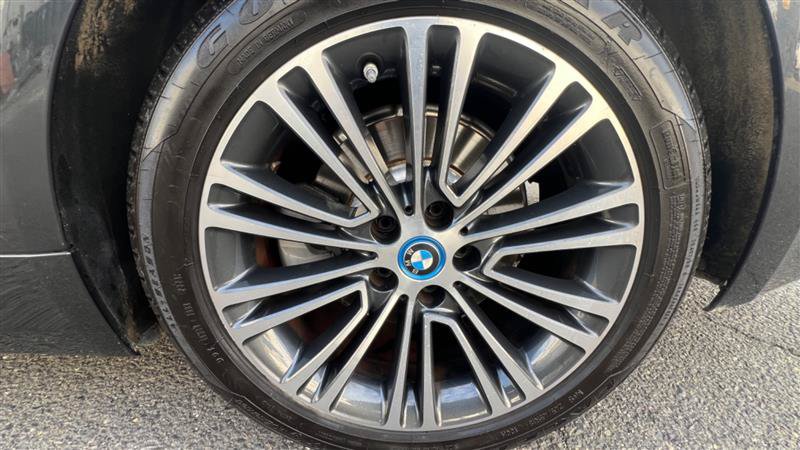 Used 2018 BMW 530e RWD image 31