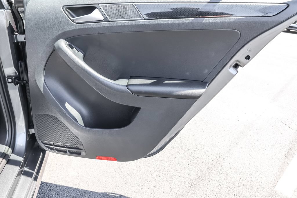 Used 2015 Volkswagen Jetta TDI SEL FWD image 33