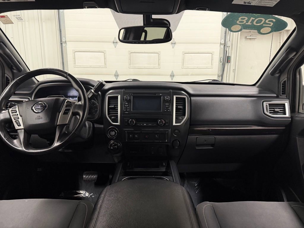 Used 2018 Nissan Titan S image 23