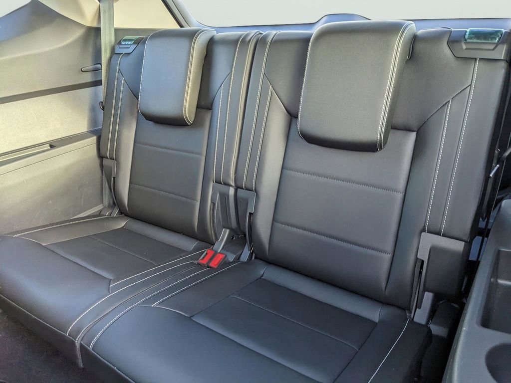 Used 2023 Volkswagen Atlas SE w/ Black Wheel Package FWD image 18