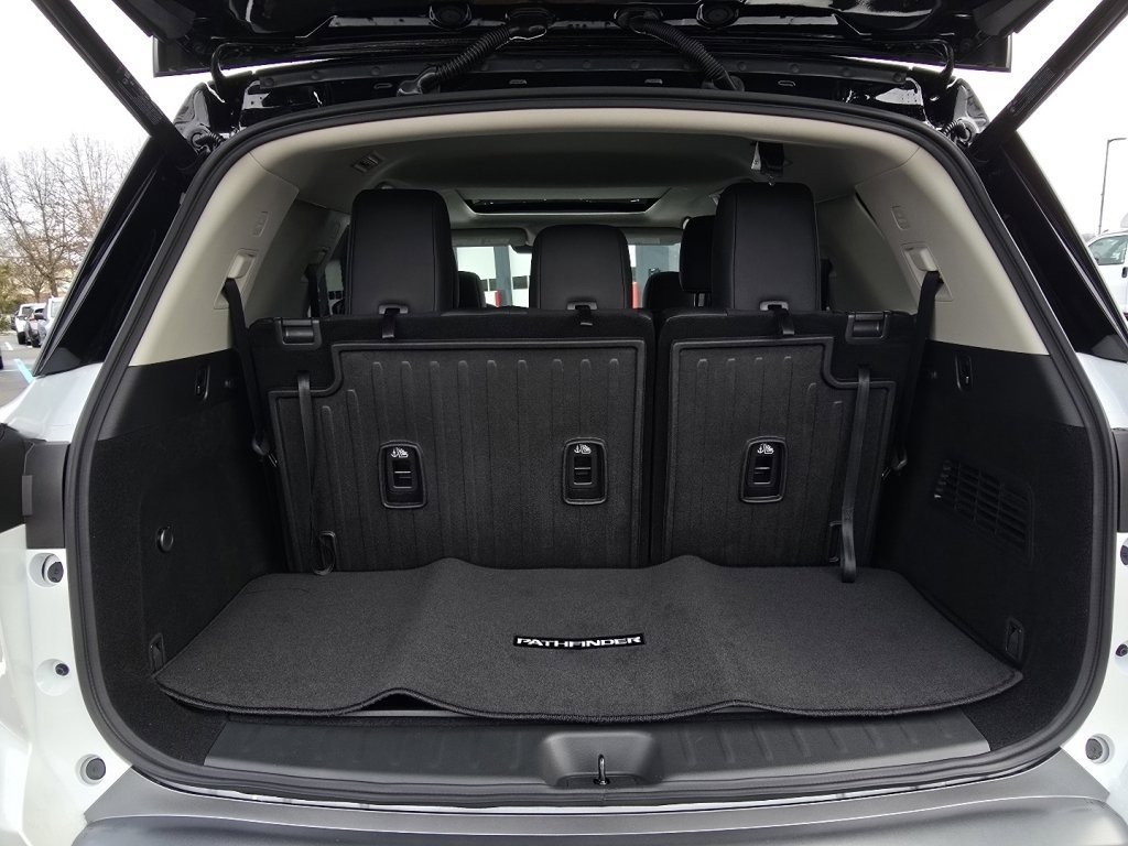 New 2026 Nissan Pathfinder Platinum image 11