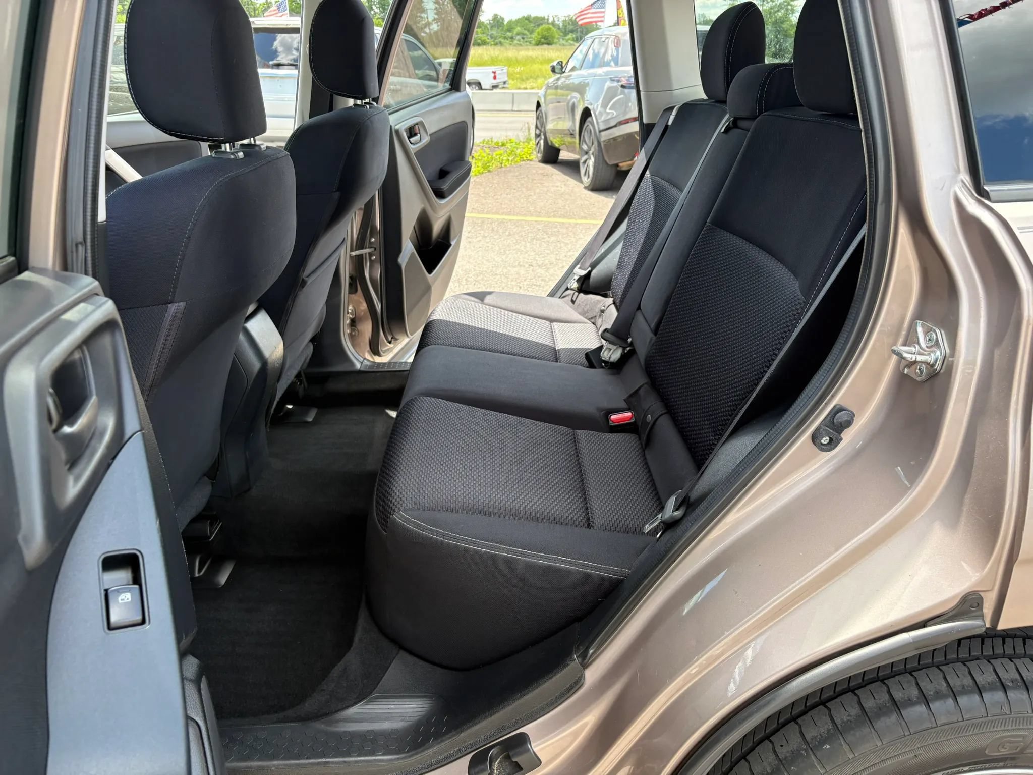 Used 2015 Subaru Forester 2.5i Premium w/ All-Weather Package AWD/4WD image 22