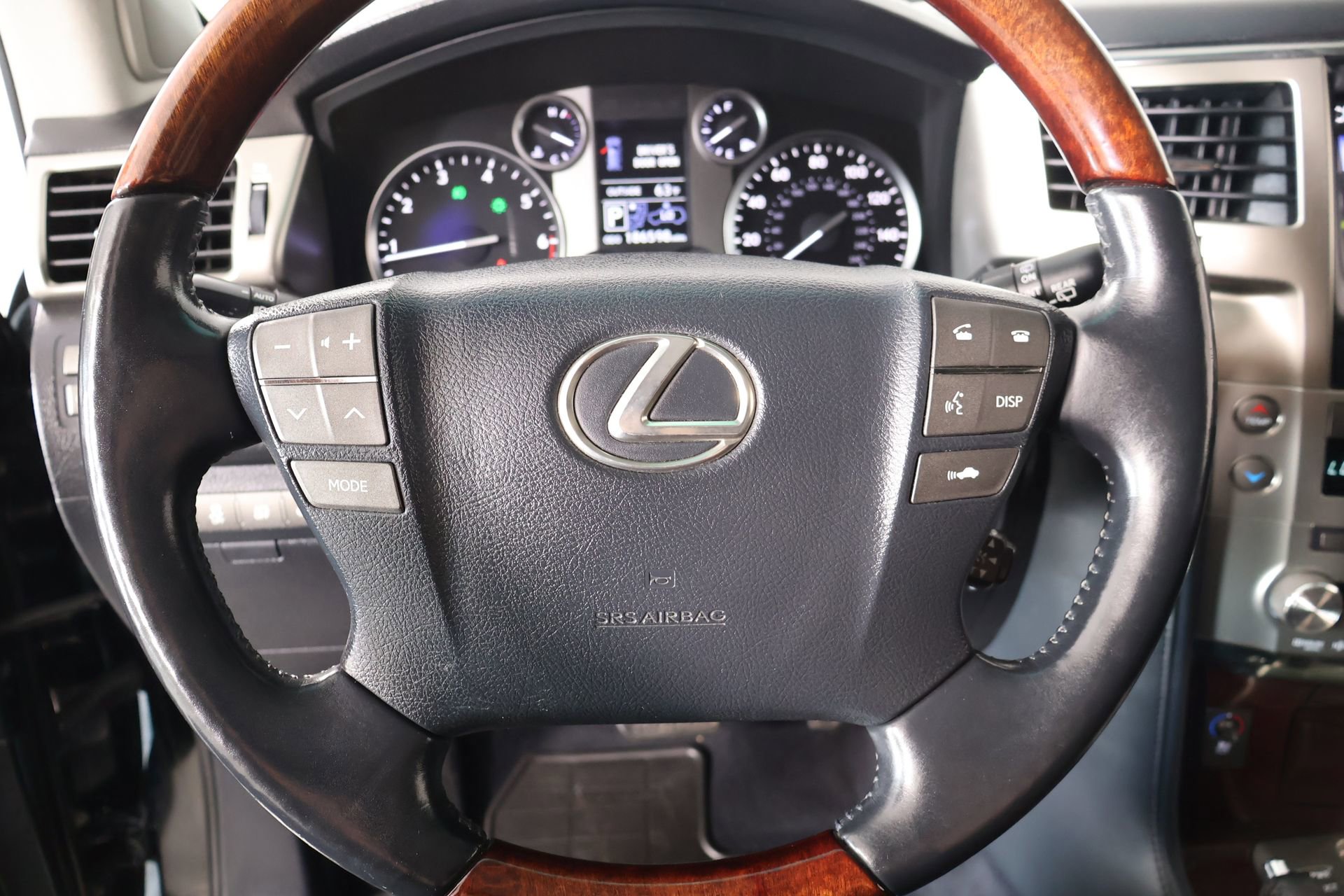 Used 2015 Lexus LX 570 4WD image 3