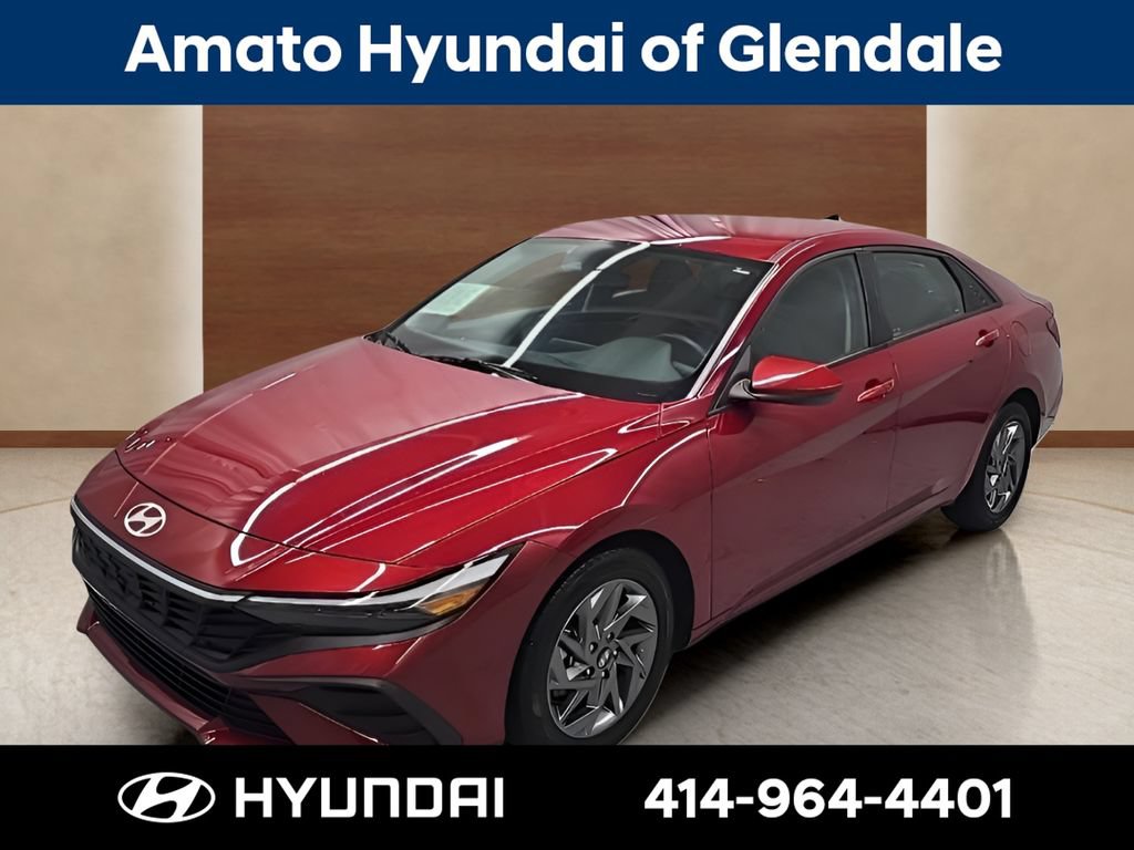Used 2024 Hyundai Elantra SEL FWD image 1