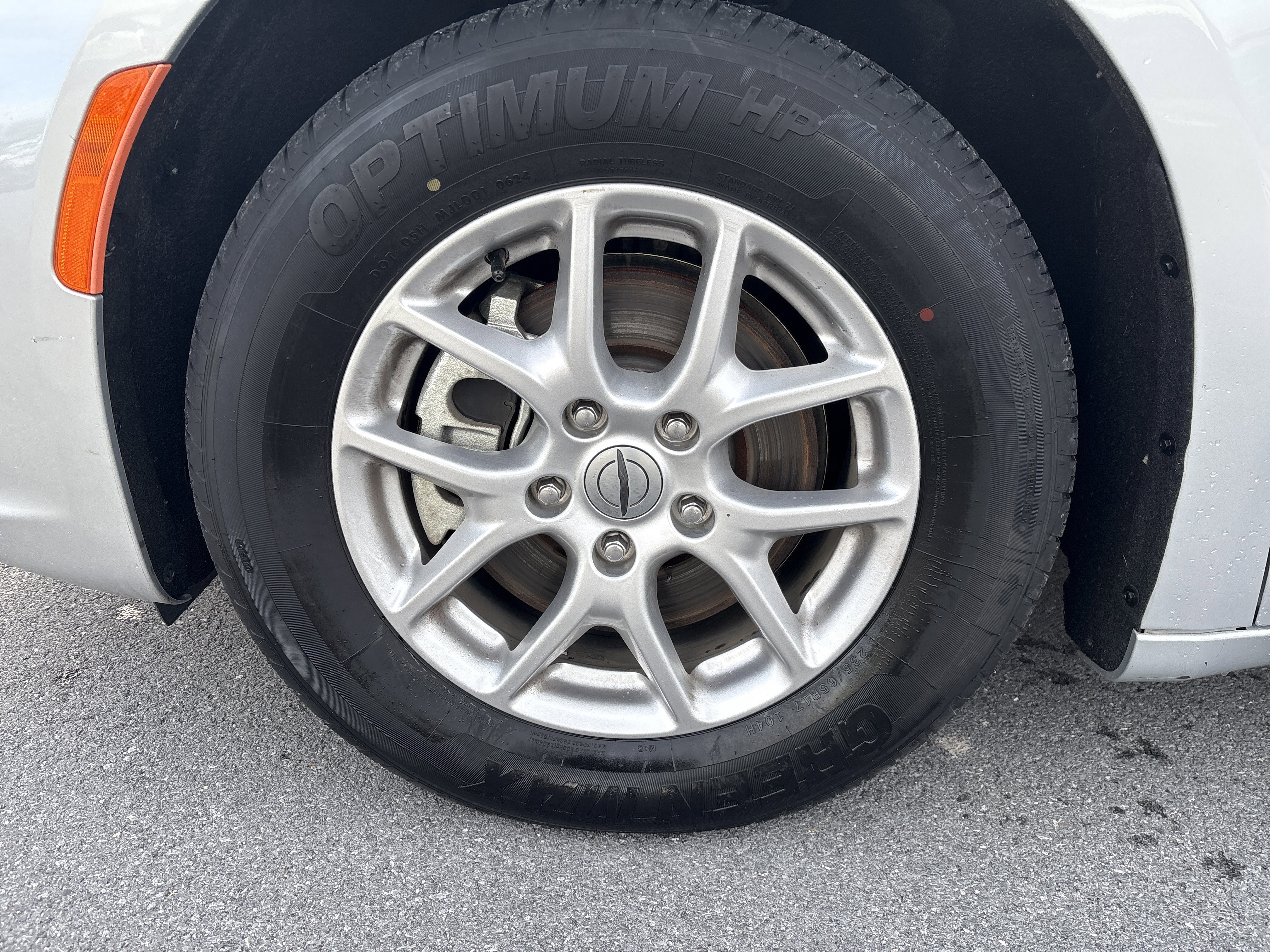 Used 2024 Chrysler Pacifica Touring-L image 11