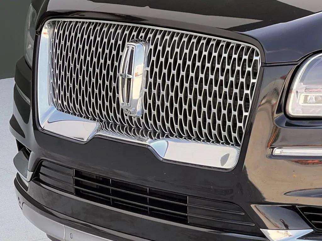 Used 2021 Lincoln Navigator L Reserve AWD/4WD image 39