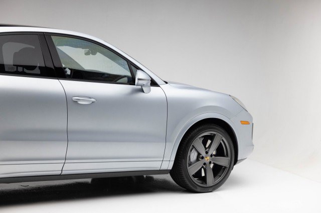 Used 2020 Porsche Cayenne Turbo image 29