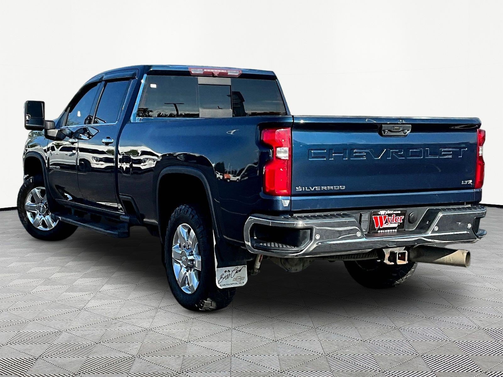 Used 2020 Chevrolet Silverado 3500 LTZ w/ LTZ Plus Package AWD/4WD image 4