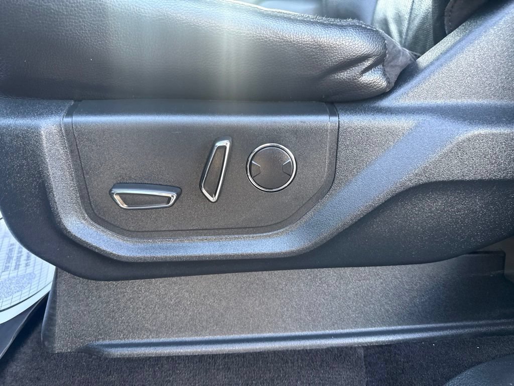 Used 2019 Ford Expedition XLT w/ Equipment Group 202A RWD image 14